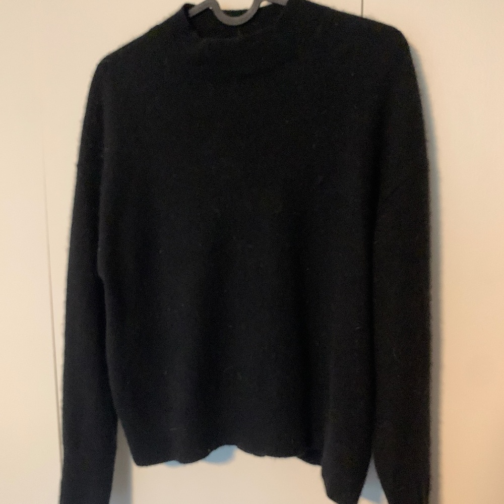 Cashmere Mockneck Crop